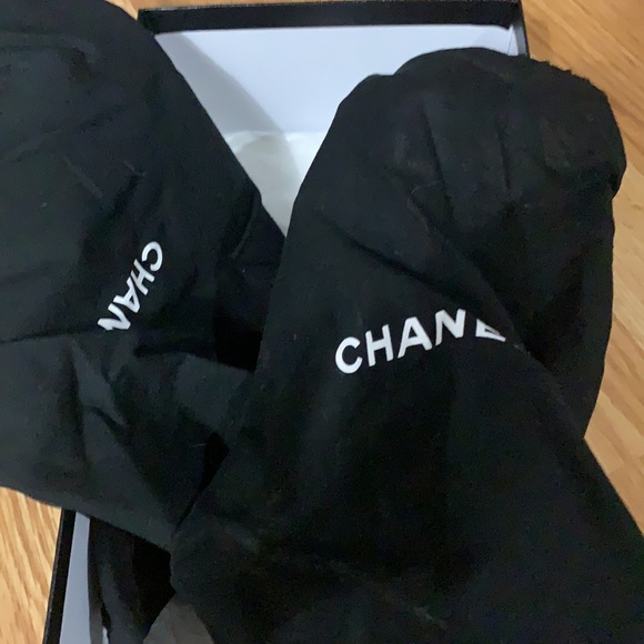 Chanel Tweed T-Strap Pumps, 38.5 - Picture 7 of 7